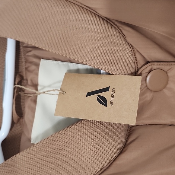 Amazon essentials jacket - Picture 2 of 8